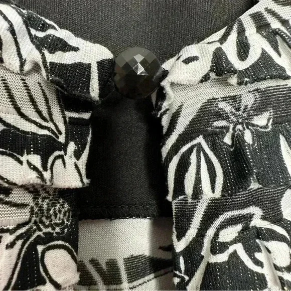 R&M Richards Ruffled Fabric  Blazer Black & White Floral Size 14W - Picture 7 of 16